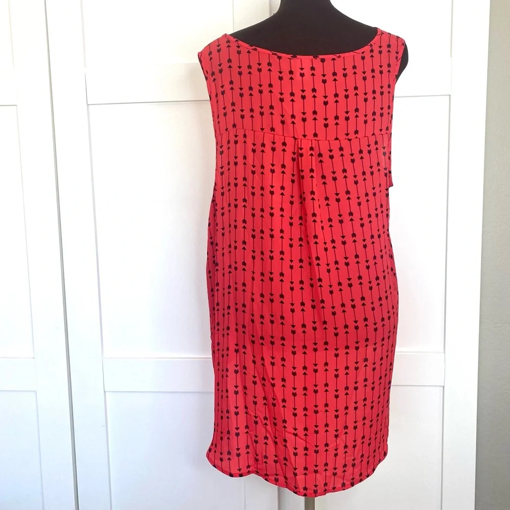 TORRID Sleeveless Cami Shell Tank Red Arrow Pattern Plus Size - Picture 4 of 8